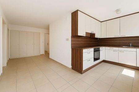 LUMINEUX ! APPARTEMENT DE 3.5 PIECES AVEC BALCON - Photo 4