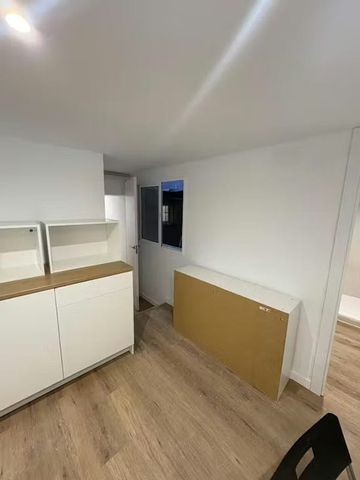 Carrer de Praga, Barcelona, Catalonia 08024 - Photo 5