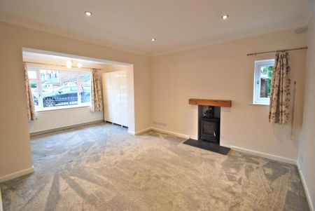 4 bedroom detached house to rent - Photo 3