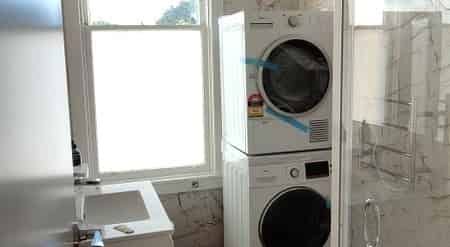 European Luxury with Best City Views in Newtown - Photo 3