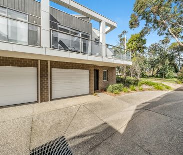 11 Erinvale Close, Mooroolbark VIC 3138 - Photo 1