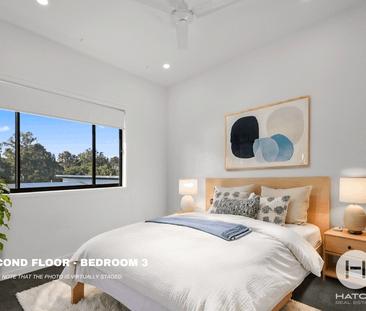 Luxurious Three-Story Townhome for Rent - Photo 6