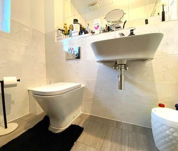 Wheatfield Drive, Witney, Oxfordshire, OX29 - Photo 1