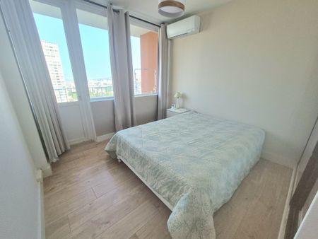 Location Appartement 2 pièces 41m² MARSEILLE 9ème - Photo 2