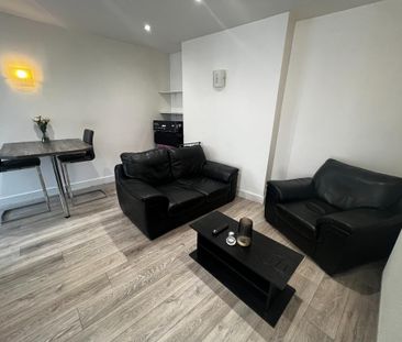 2 bedroom flat share to rent - Photo 1