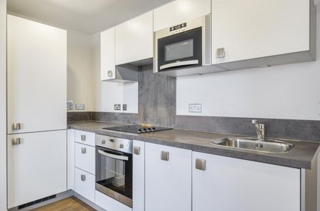 1 bedroom Flat To Let - Photo 4