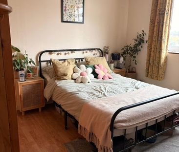 2 Bed Flat, Parkdale, N11 - Photo 5