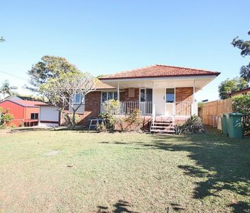 LAWNTON COTTAGE - WALK TO TRAIN - Photo 3