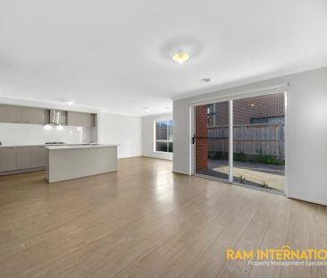 “Carpet Free ,Chic Family Living in Prime Wyndham Vale Location” - Photo 1