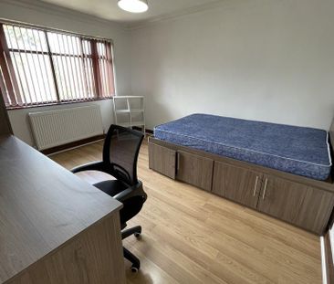 6 bedroom detached house to rent - Photo 6