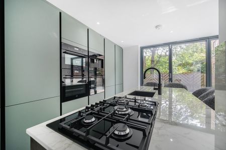 3 bedroom end of terrace house to rent - Photo 5