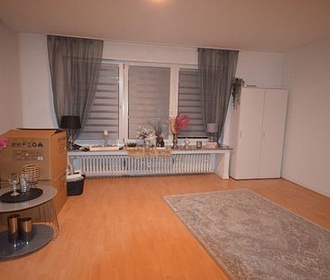 Helle Altbau-Wohnung im EG in Duisburg-Rheinhausen Bergheim - Foto 1