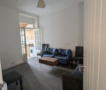 4 bedroom terraced house to rent - Photo 2