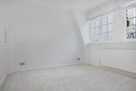 3 bedroom mews to rent - Photo 4