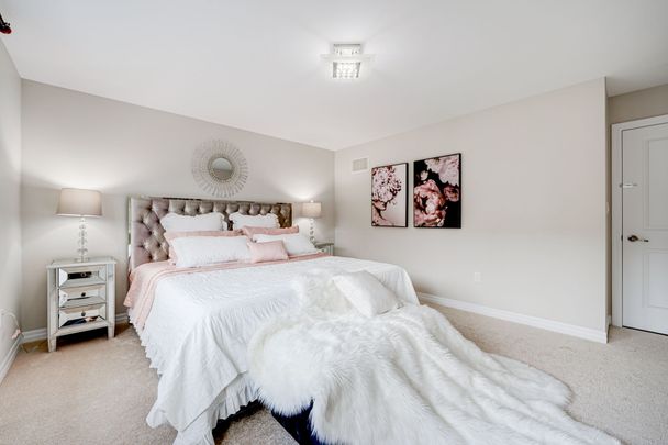 For Lease - 385 Dahlia Trail, Oakville, Ontario - Photo 1