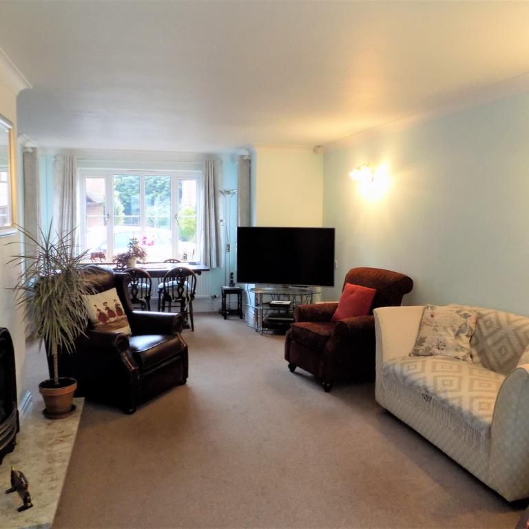 3 bedroom bungalow to rent - Photo 1