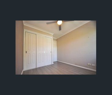 Cozy Townhouse with Convenient Location - Photo 2