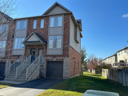 For Lease - 15 CHAPMAN Lane, Hamilton, Ontario - Photo 3