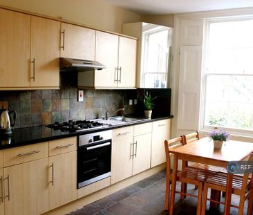 2 bedroom maisonette to rent - Photo 3