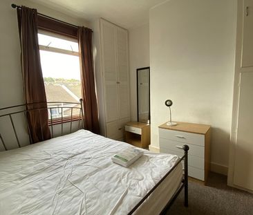 4 Bed Terraced House, St. Martins Place, BN2 - Photo 3