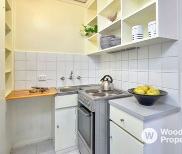 Studio Apartment in Prime Location! - Photo 5