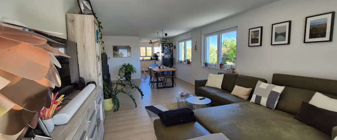 Ruhiges Wohnen im Grünen: 4-Zimmer-Wohnung nahe Waldrand - Photo 1