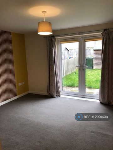 2 bedroom terraced house to rent - Photo 2