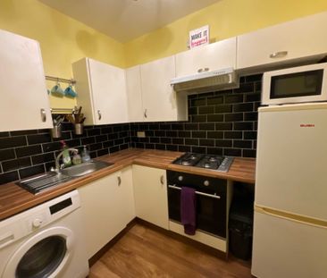 Price £895 pcm - Available Now - Unfurnished - Photo 6