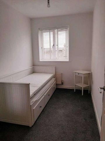 Cherry Court, Warrington, WA1 - Photo 2