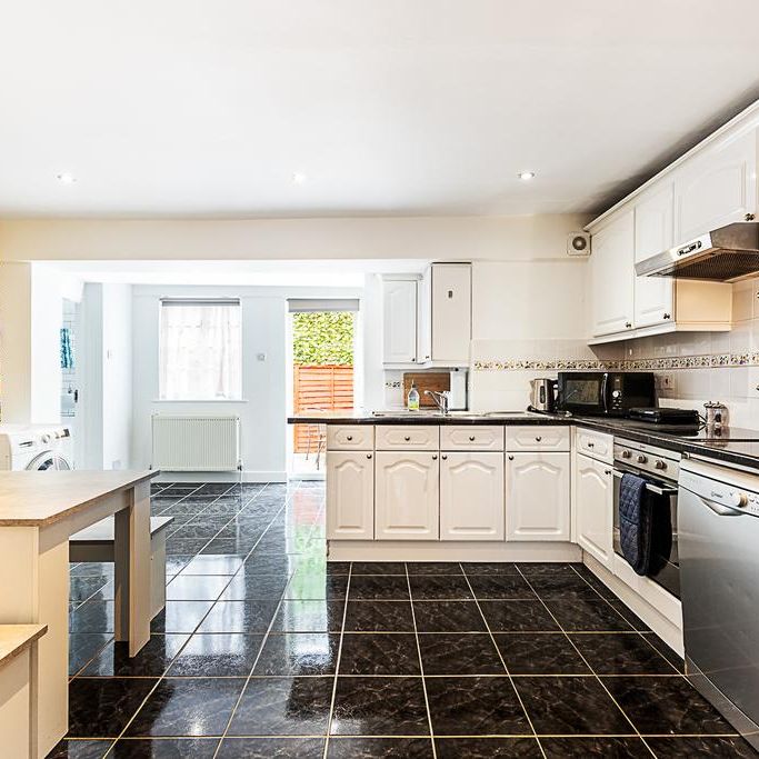 2 bedroom house to rent - Photo 1