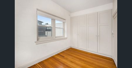 Art Deco Elegance in the Heart of Middle Park - Photo 2