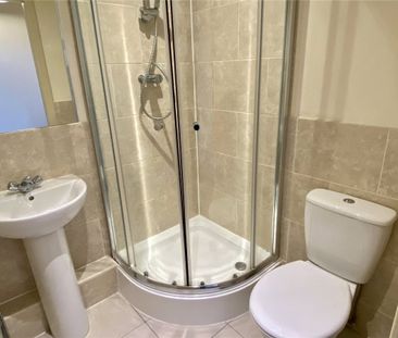 Upper Blakeridge Lane, Batley, WF17 - Photo 1