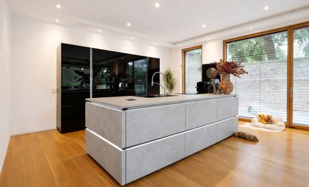 KR-Stadtwald: Außergewöhnliche Erdgeschosswohnung mit exklusiver Ausstattung und 2 TG-Stellplätzen! - Photo 5