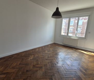 Location Appartement 4 pièces 81m² LILLE 59000 - Photo 6