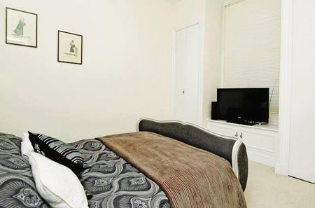 Kew Road, Richmond, Surrey, TW9 - Photo 2