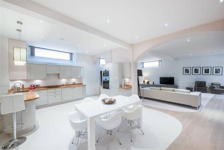 4 bedroom maisonette to rent - Photo 3