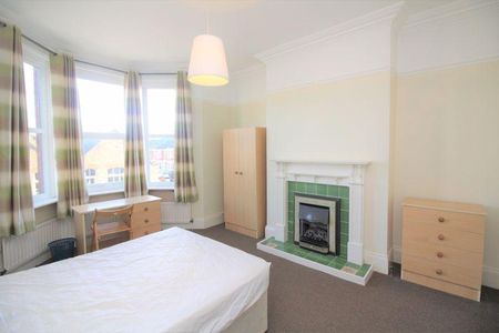 3 bedroom flat to rent - Photo 5