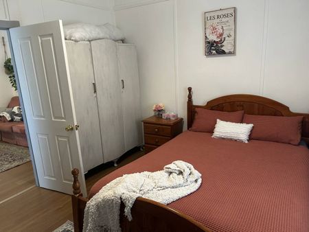 FURNISHED HOME IN POPULAR EAST TAMWORTH - Photo 5