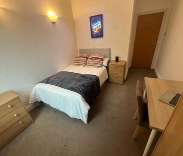 4 bedroom flat share to rent - Photo 5