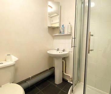 4 bedroom terraced house to rent - Photo 2