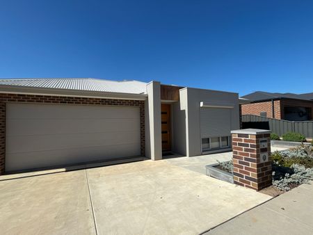 3 BEDROOM HOUSE IN MARYBOROUGH - Photo 4