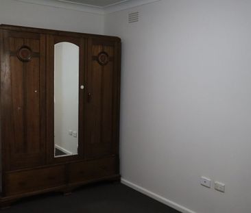 Quiet Closed Street Location - Photo 3