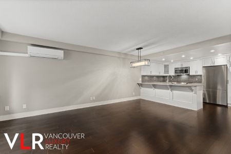 Townhouse in Downtown Vancouver, British Columbia - Photo 5