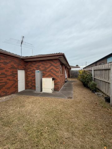2/16 Herald Street, Cheltenham - Photo 4