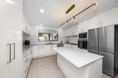 Modern Living With Beautiful Elevated Views - Photo 5