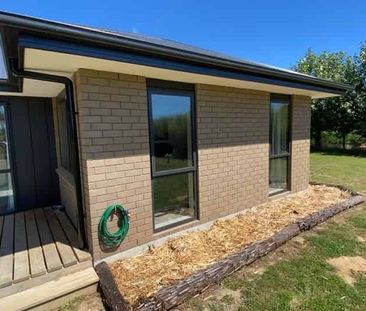 Home in Halcombe - Photo 4