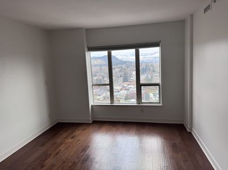 Spacious 2-Bedroom, 2-Bath Condo for Rent in Downtown Kelowna - Photo 3