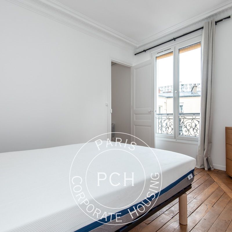 Rue Mathurin Régnier, - Photo 1