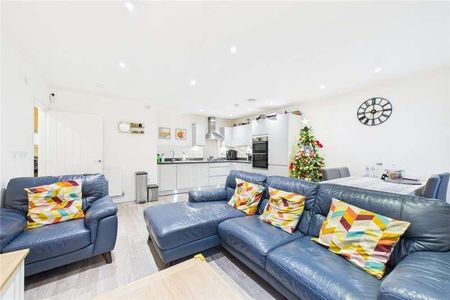 Tulip Close, Crawley, West Sussex, RH10 - Photo 3