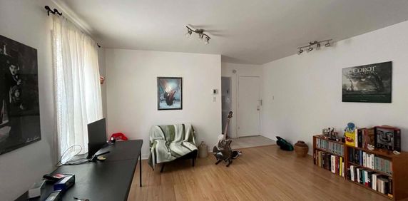 3 1/2 très ensoleillé Vieux Longueuil 1275$/mois à partir du 1 juillet - Photo 2